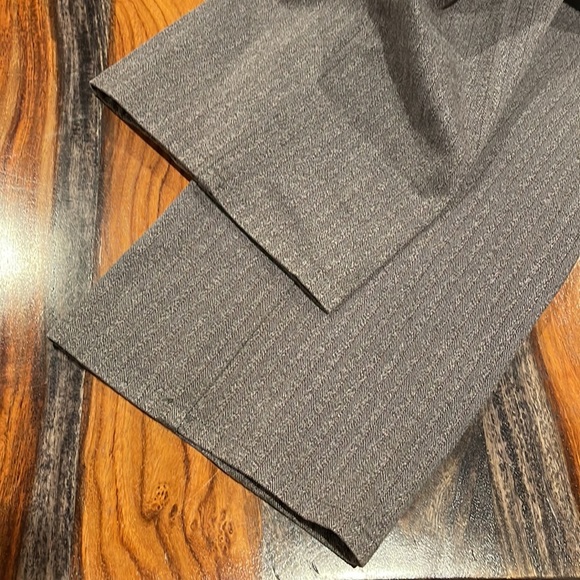 Tommy Bahama Five Pocket Grey stripes Pants. EUC - Picture 12 of 13